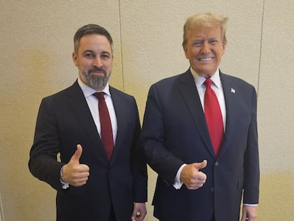 El presidente de Vox, Santiago Abascal, y el hoy presidente de EE UU, Donald Trump, en una imagen del 24 de febrero de 2024.