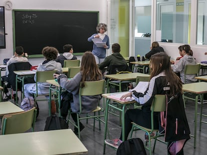 Una clase de segundo de la ESO, el lunes, en el instituto público Guadarrama, en Madrid.