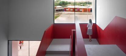 Interior del colegio Rosales del Canal, en Zaragoza.