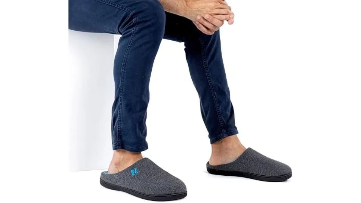 Estas zapatillas de estar por casa tienen una espuma viscoelástica.