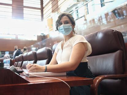 La presidenta de la Comunidad de Madrid, Isabel Díaz Ayuso en la segunda jornada del pleno del debate del estado de la región en Madrid.