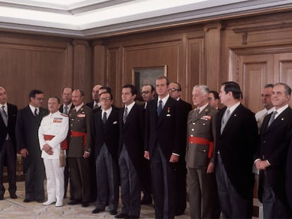 Juan Carlos I en el Palacio de la Zarzuela durante el juramento y toma de posesión del primer gobierno de Adolfo Suárez en julio de 1976.