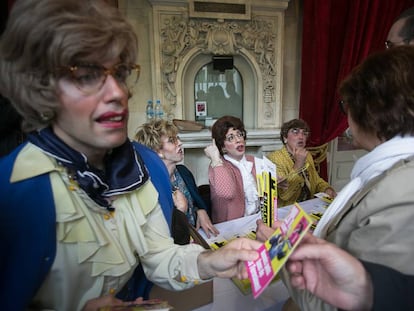 Las 'Teresines' que han repartido las entradas eran hombres.