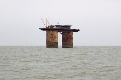 El fuerte de cañones antiaéreos de la Segunda Guerra Mundial ahora conocido como Principado de Sealand.