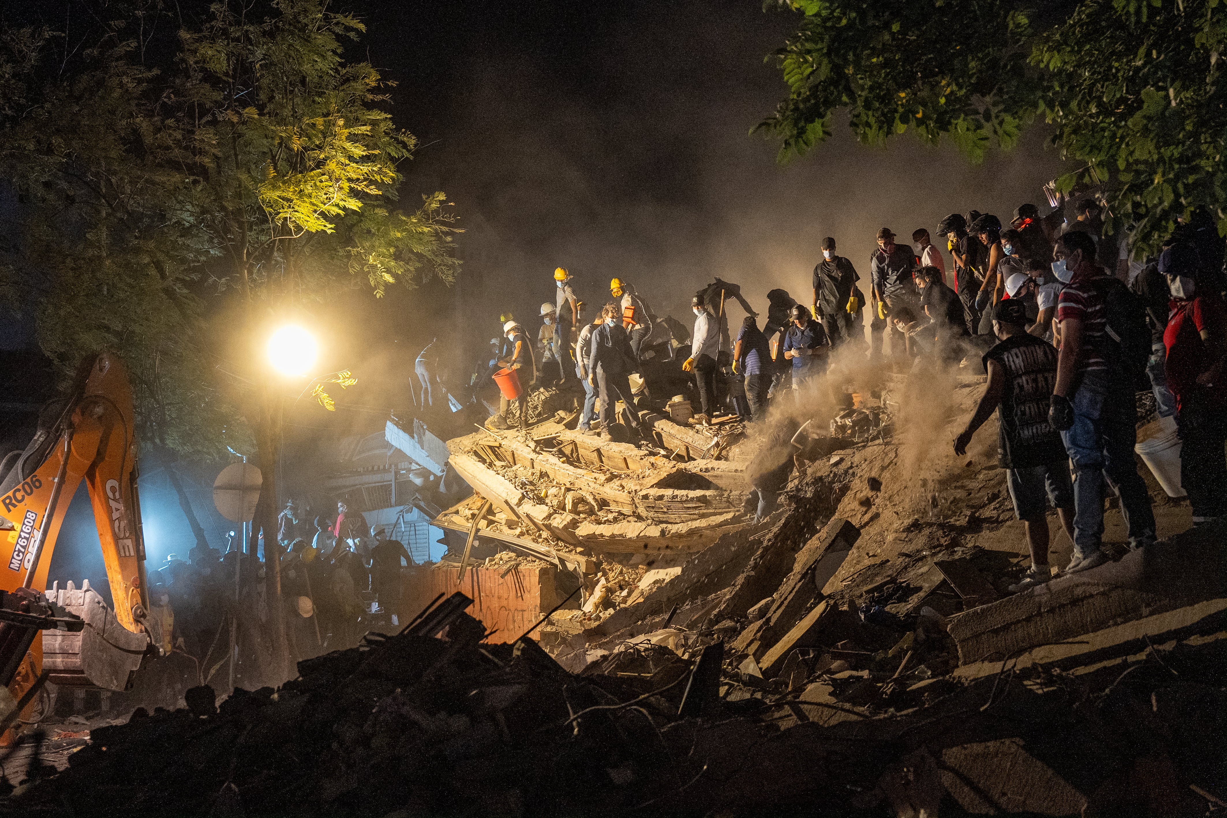 Terremoto en Colombia deja más de 130 muertos y pone a prueba al nuevo presidente