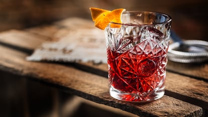 Artículo de EL PAÍS Escaparate que describe cuatro vermuts españoles para acompañar el aperitivo en verano.