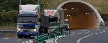 El sector del transporte debate sobre el tama&ntilde;o de los camiones. 