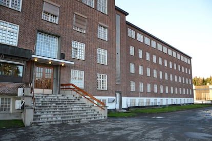 Entrada de Ia Prison, a las afueras de Oslo, donde Anders Behring Breivik ha estado preso desde los atentados de julio del año pasado.