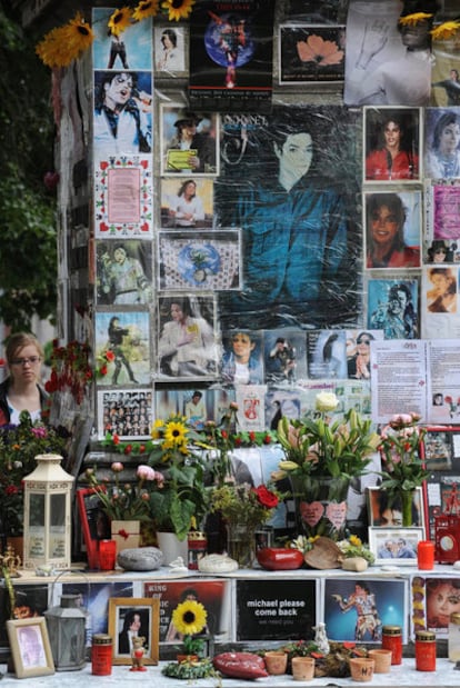 Uno de los homenajes populares en recuerdo de Michael Jackson.