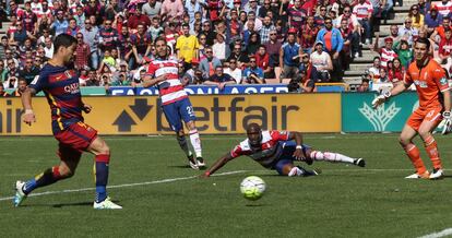 Suárez marca el primer el gol.