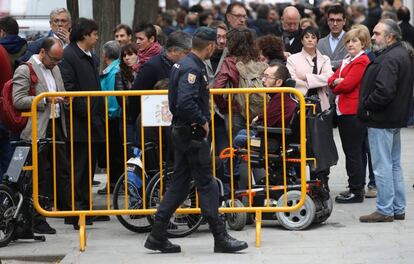 Pablo Echenique (Podem) i Xavier Domènech (En Comú Podem) a l'entrada del Tribunal Suprem.