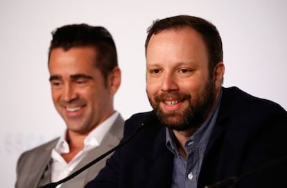 Colin Farrell (izquierda) y el director Giorgos Lanthimos, en la presentación de 'The Lobster'.