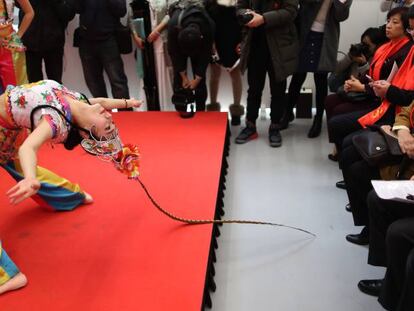 Muestra de baile tradicional, durante la presentación de los actos del Nuevo Año Chino.