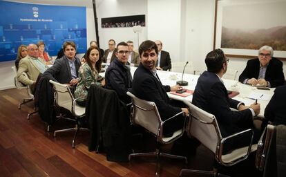 Reunión de alcaldes de Madrid en el ayuntamiento de Alcorcón