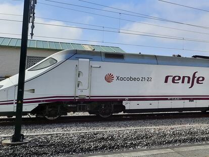 Un tren AVE de Renfe con destino a Galicia el pasado 24 de enero.