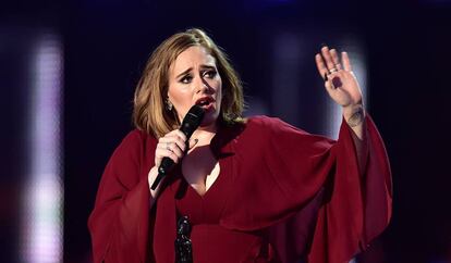 Adele durante una de sus actuaciones a finales de febrero de 2016.