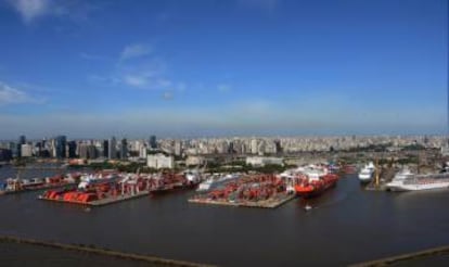 Panor&aacute;mica de una de las d&aacute;rsenas del puerto de Buenos Aires.