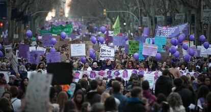 Cabecera de la manifestación de este viernes en Barcelona con motivo del Día Internacional de la Mujer.