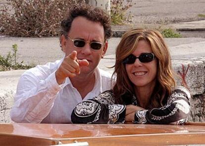 Tom Hanks y su esposa, Rita Wilson, llegaron ayer a Venecia.