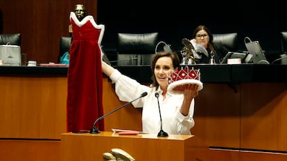 Lilly Téllez durante una sesión del senado, en mayo de 2025.