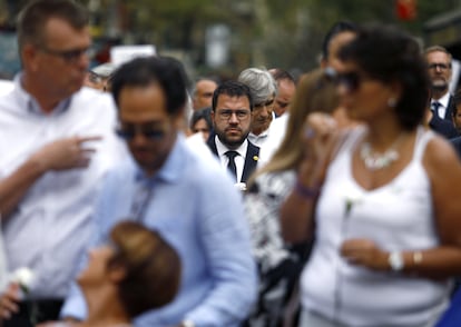El presidente de la Generalitat, Pere Aragonès, durante el homenaje a las víctimas del atentado del 17 de agosto, en La Rambla.