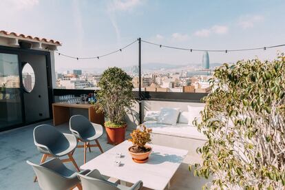 Terraza en Barcelona publicitada en Hola Place.