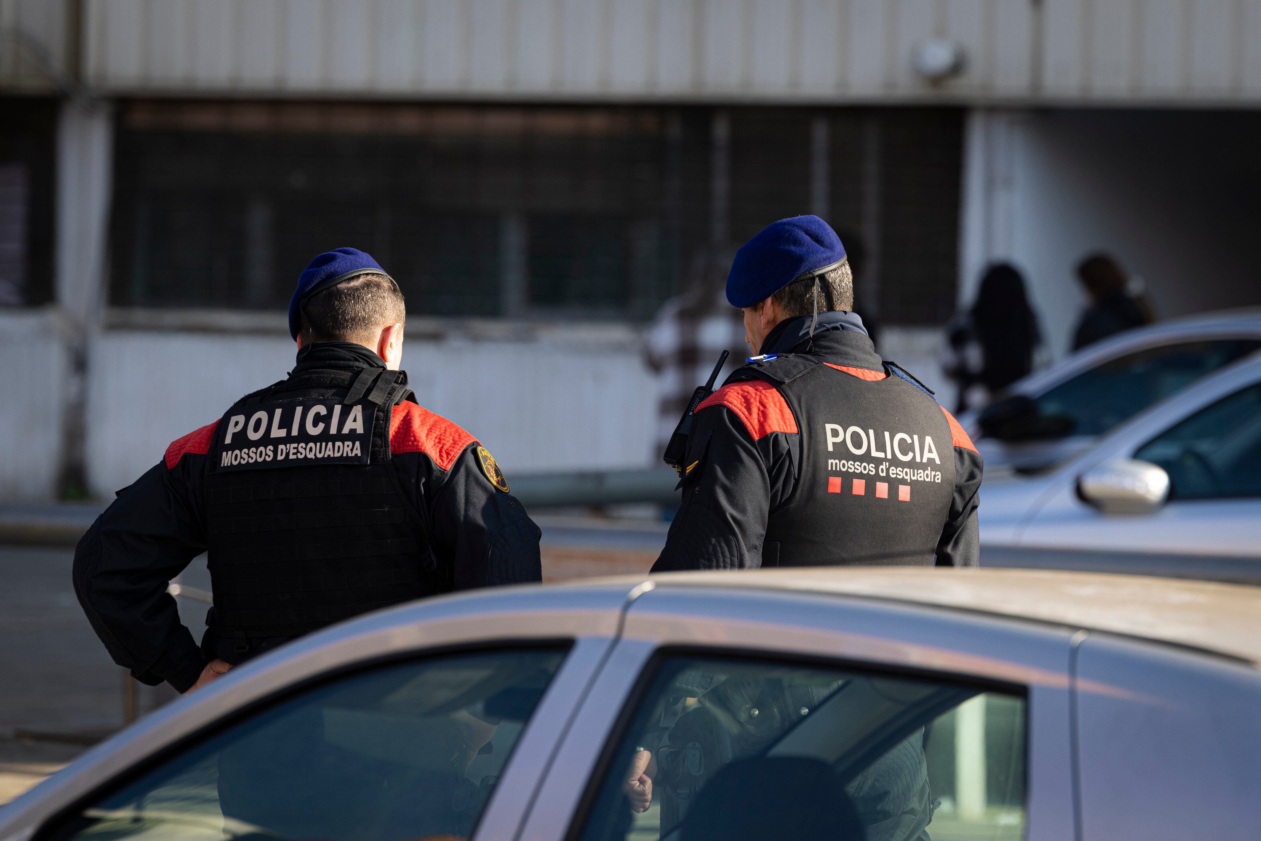 Un hombre mata presuntamente a su padre en Barcelona e intenta suicidarse