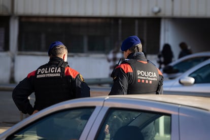 Dos mossos d'esquadra, en una imagen de archivo.