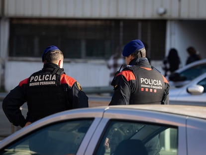 Dos mossos d'esquadra, en una imagen de archivo.