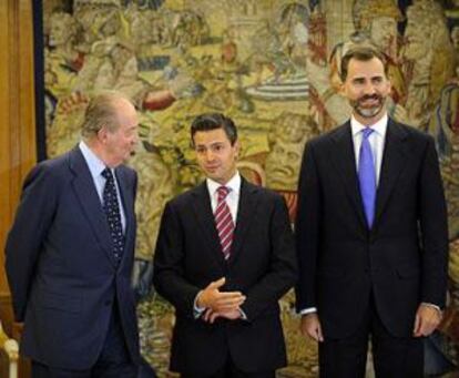 El Rey y el príncipe Felipe con el presidente Mexicano, Peña Nieto, en 2012.