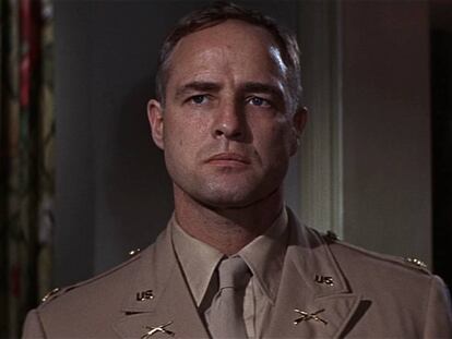 John Huston reúne a Marlon Brando y Elizabeth Taylor en un denso y opresivo melodrama