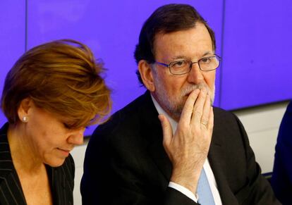 Rajoy junto a Mª Dolores de Cospedal, en la reunión de la Junta Directiva Nacional del PP.