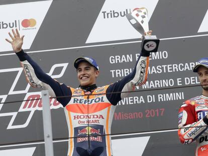 Márquez y Dovizioso, en el podio del gran premio de San Marino.