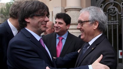 Poblet saluda Puigdemont, el 2016.