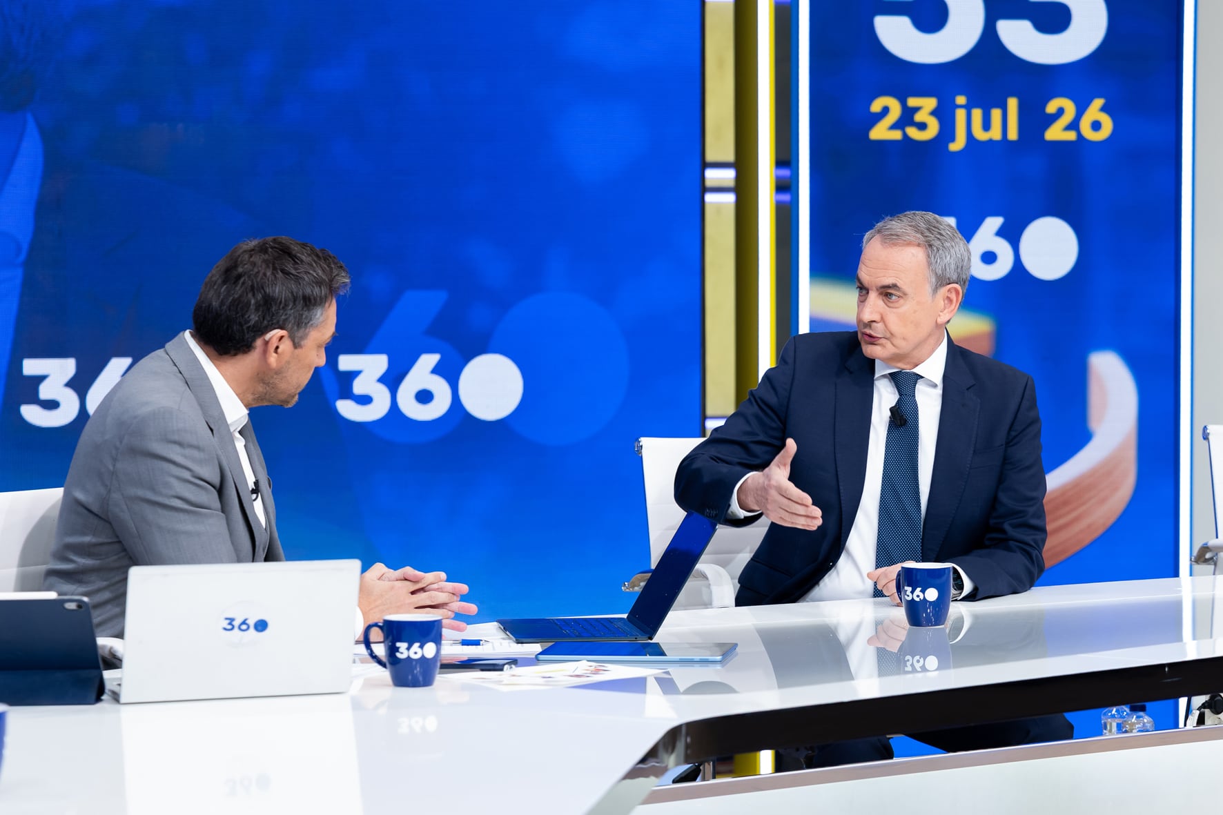 Zapatero baja de la Luna