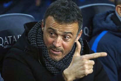 Luis Enrique en el banquillo, antes de comenzar el encuentro.