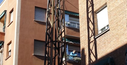 Torre de alta tensión en Ciudad Lineal.