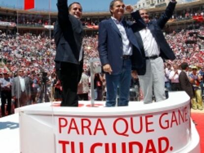 15.000 personas llenan la plaza de toros de Valencia en el mitin de Zapatero