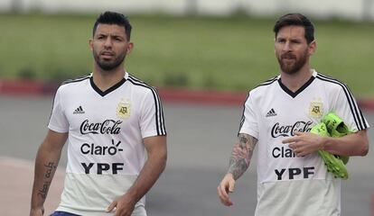 Messi e Agüero são os principais nomes da seleção argentina, que precisa vencer a Croácia.
