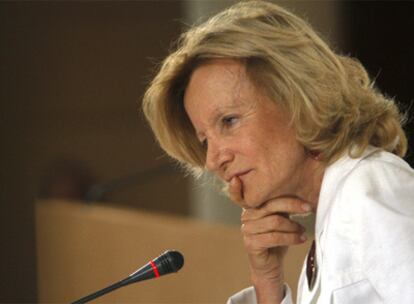 La ministra Elena Salgado, durante una rueda de prensa en Madrid.