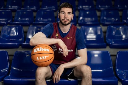 Darío Brizuela, en las gradas del Palau Blaugrana.