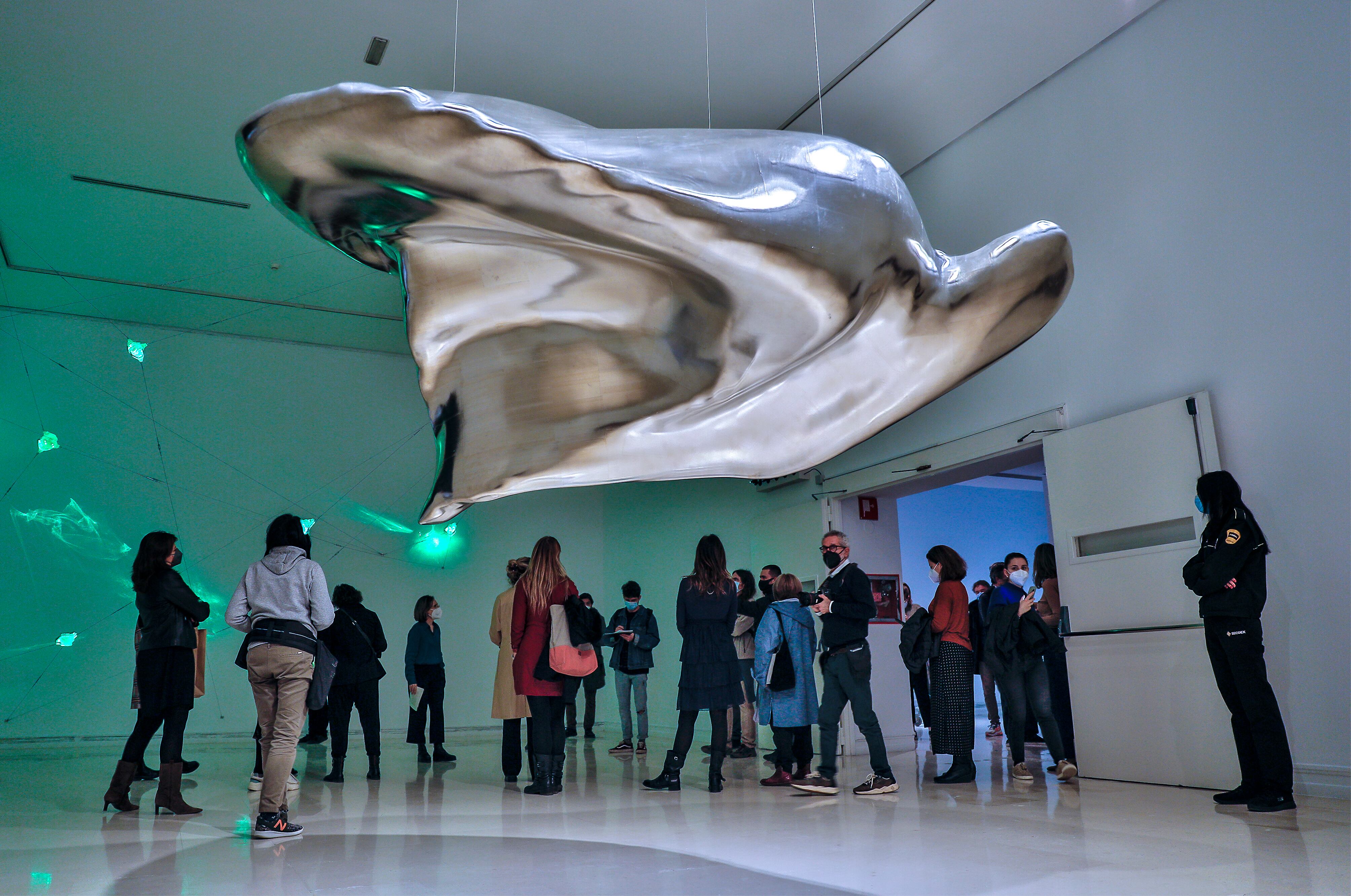 Una obra de Íñigo Manglano-Ovalle, en la presentación de este miércoles de la exposición del IVAM. 