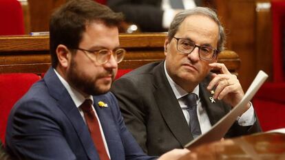 Aragonés y Torra, el pasado miércoles durante el pleno del Parlament.
 