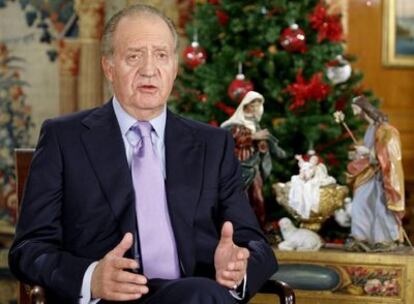El rey Juan Carlos, durante el discurso de Navidad en La Zarzuela.