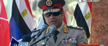 Al Sisi convoca manifestaciones a favor del Ejército.