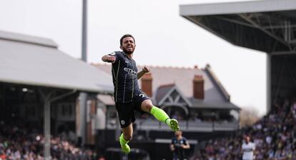 Bernardo Silva celebra un gol en Fulham.