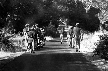 Campamento de jóvenes ultraderechistas de Fuerza Joven en San Lorenzo de El Escorial, en agosto de 1980.