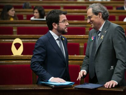 Pere Aragonès i Quim Torra al Parlament en una imatge d'arxiu.