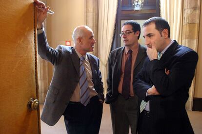 Duran en un pleno del Parlament de Cataluña del año 2004 con sus compañeros democristianos Pere Macías y Ramon Espadaler.