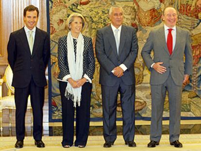 De izquierda a derecha, Juan Costa, Julia García-Valdecasas, Javier Arenas y Rodrigo Rato.